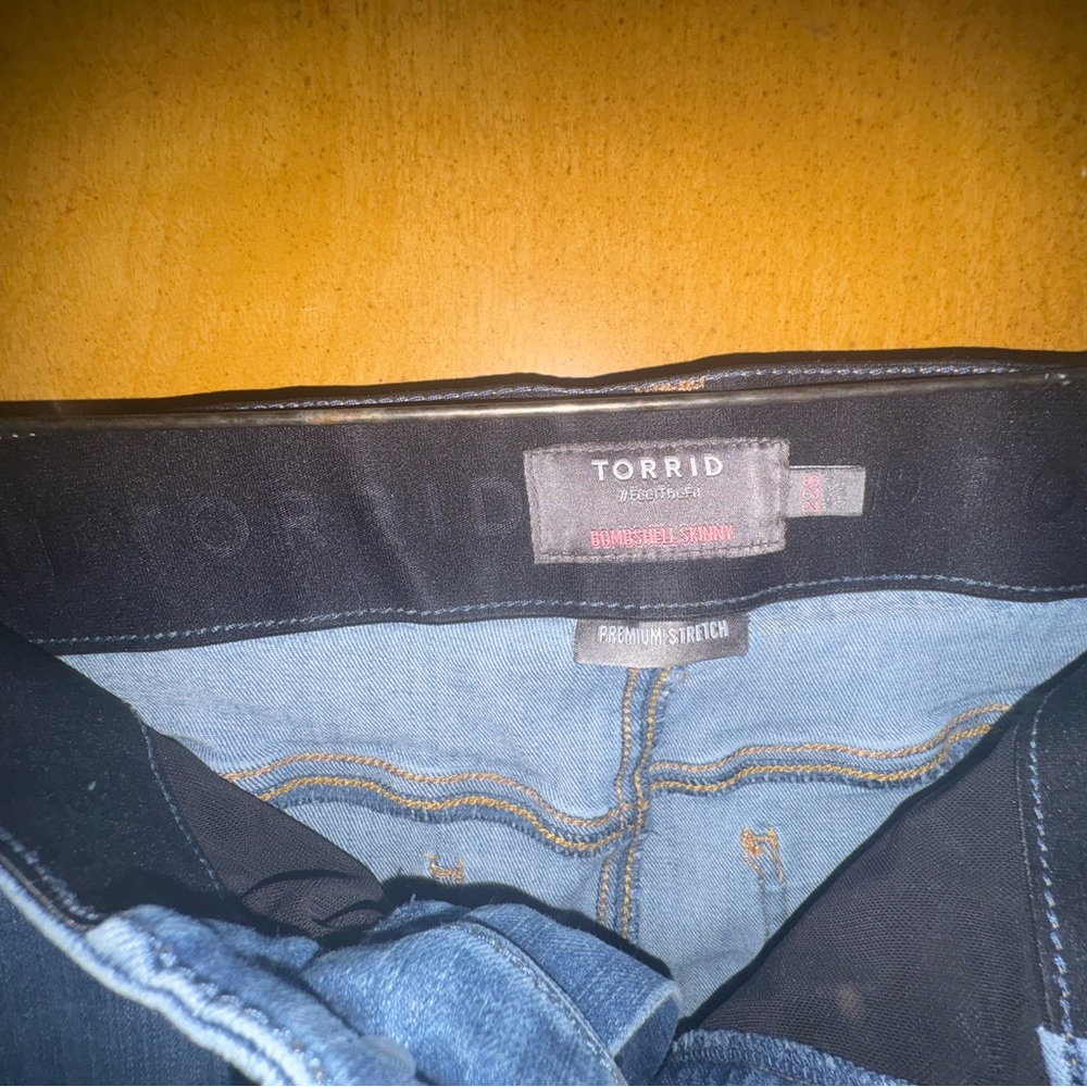 Torrid Light Blue Bombshell Skinny Jeans - Picture 3 of 5